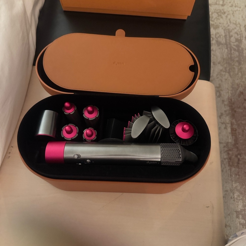 Dyson Airwrap Complete Styler - Fuchsia + Nickel - Smooth + Control Styler - Picture 3 of 4